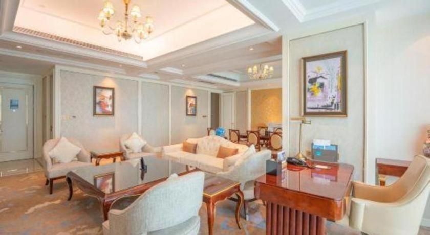 ดองวู นิว เซ็นจูรี แกรนด์ โฮเต็ล หูชู Hotel หูโจว ภายนอก รูปภาพ